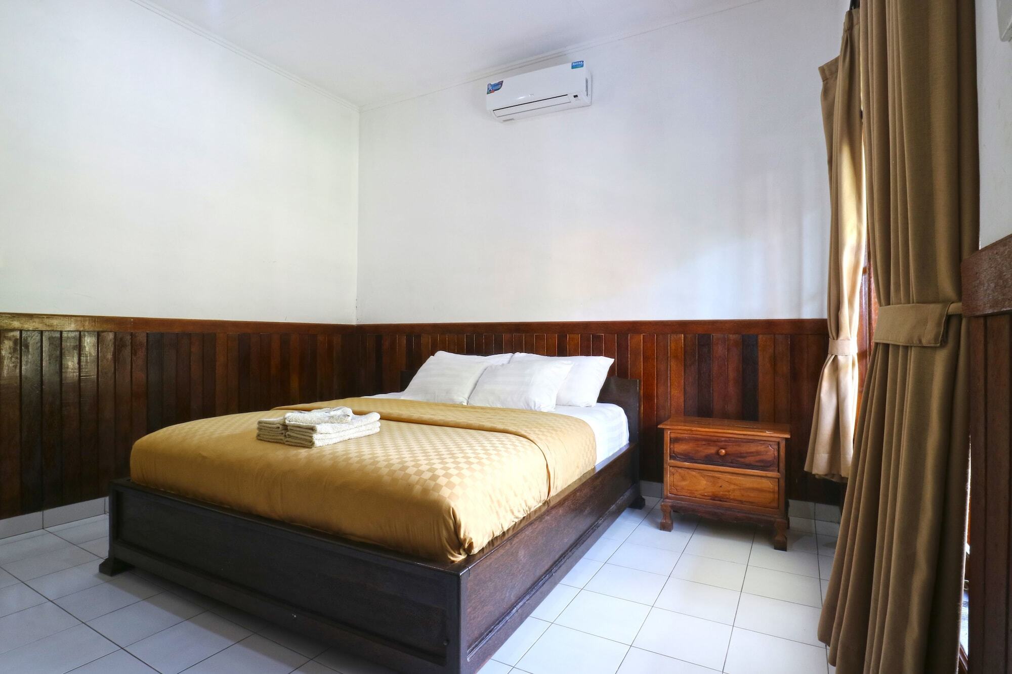 Puri Nusa Beach Hotel Batumadeg Екстер'єр фото